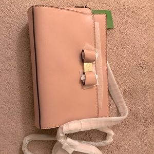 RENNY DRIVE ANGELICA

SIZE: ONE SIZE
COLOR: AU NATUREL
STYLE #: WKRU5060